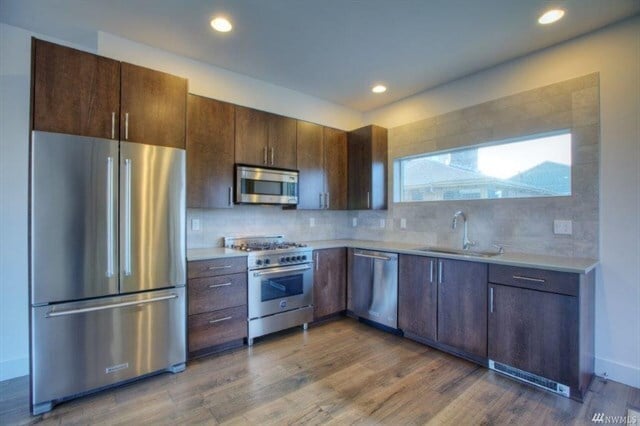 Building Photo - Beautiful 2016 Ballard Townhome 3 Bed 2.5 bath