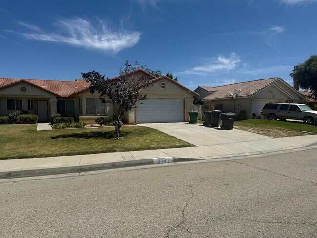 Foto del edificio - 3731 Prairie Ln