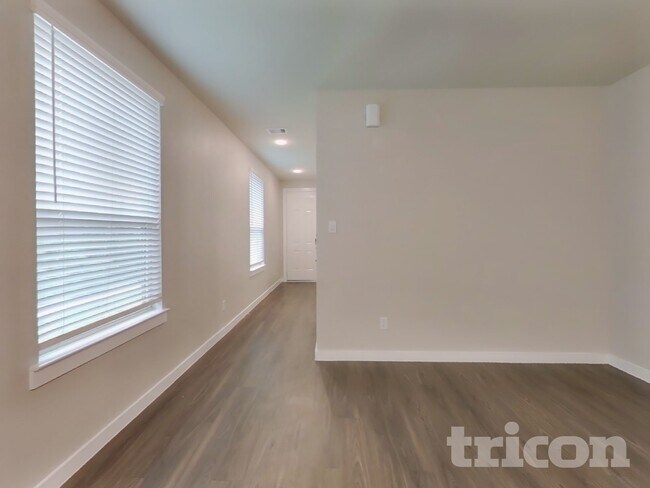 Foto del edificio - 5163 Klein Orchard Dr