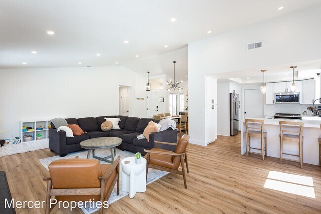 Foto del edificio - 3 br, 2 bath House - 9242 Lake Valley Road