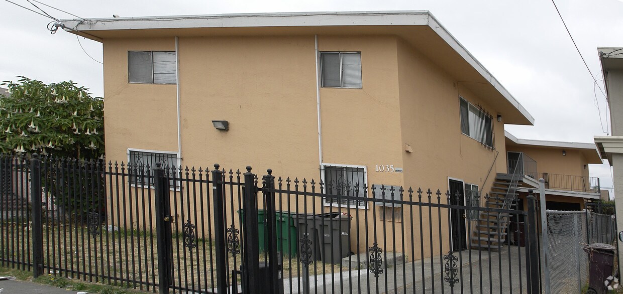 Building Photo - 1035 76th Ave