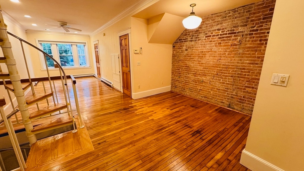 Primary Photo - 42 Bigelow St
