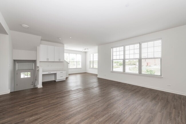 Building Photo - 21543 W Field Ct