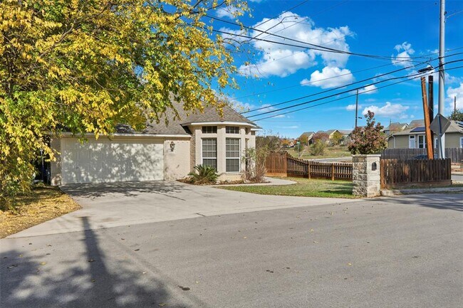 Foto del edificio - 1800 Pearce Ct