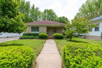 Building Photo - 426 E Cozy St
