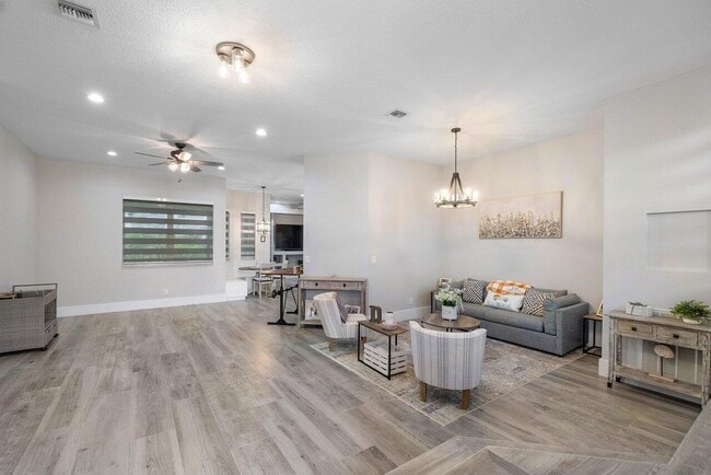 Building Photo - 2926 Dovedale Ct