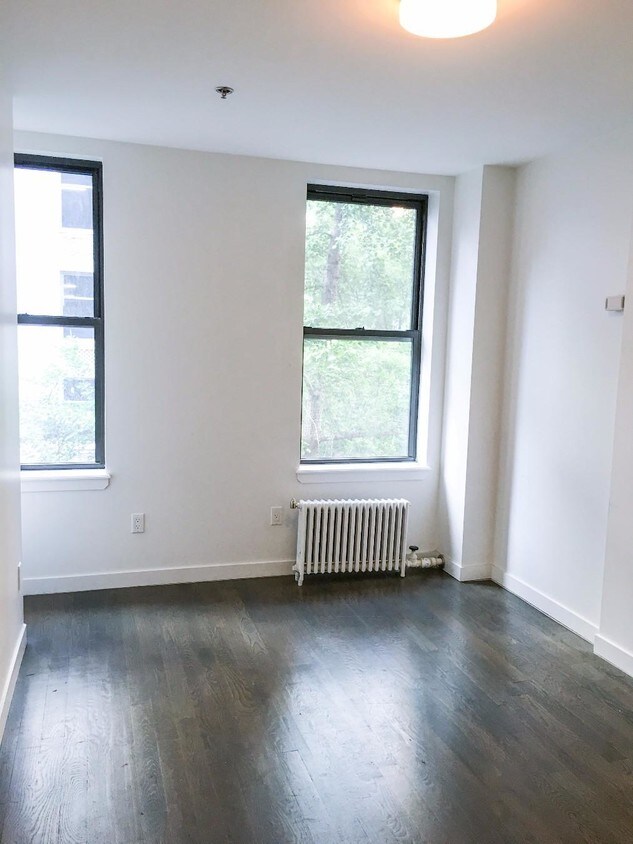 Primary Photo - 204 E 38th St