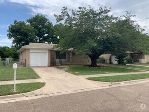 Building Photo - 1311 Estes Dr