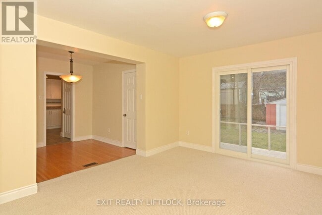 Building Photo - 1437 Westbrook Dr