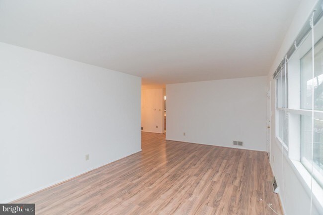 Foto del edificio - 516 Kingsley Rd SW
