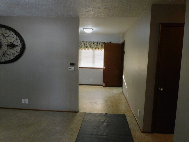 Foto del edificio - 3 bed 2 bath home