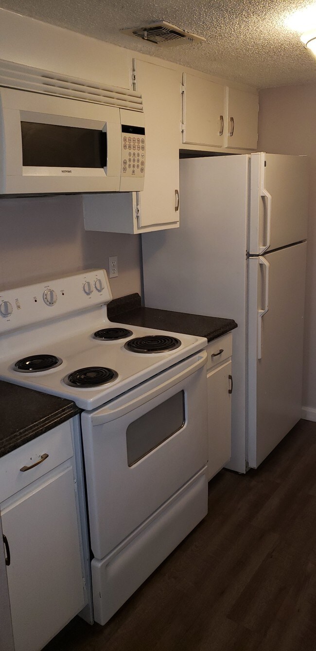 Foto del edificio - 935 Linde Ave