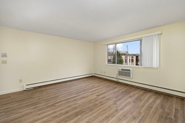 estudio - East Bay Apartments