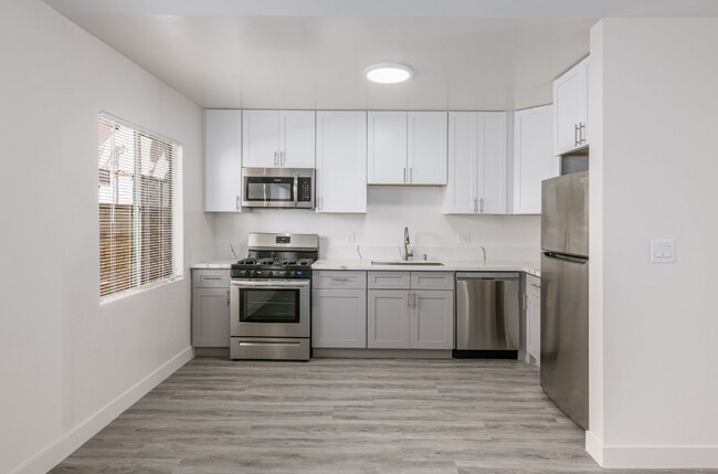 Foto del edificio - 1339 S Ogden Dr Los Angeles, CA 90019