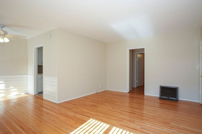 Building Photo - 1105 N Garfield Ave