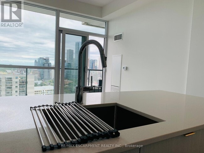 Building Photo - 181 Bedford Rd