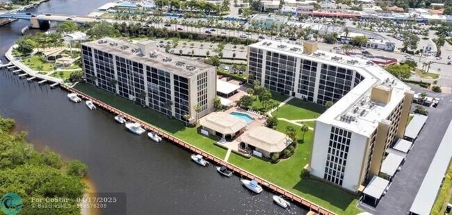 Building Photo - 1627 Riverview Rd