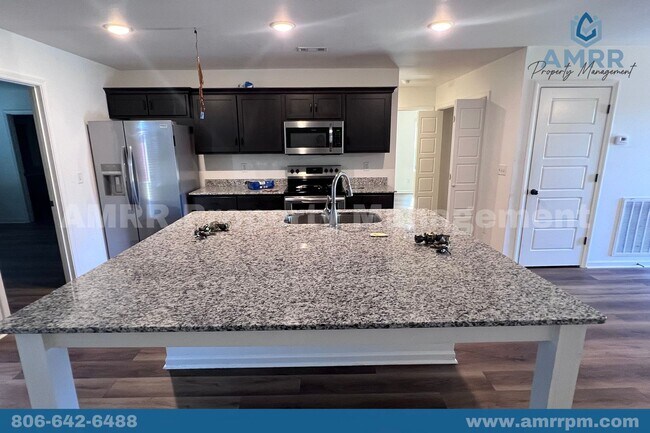 Building Photo - New 3 Bedroom Home Available Now!