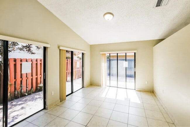 Building Photo - 2615 Biscayne Blvd