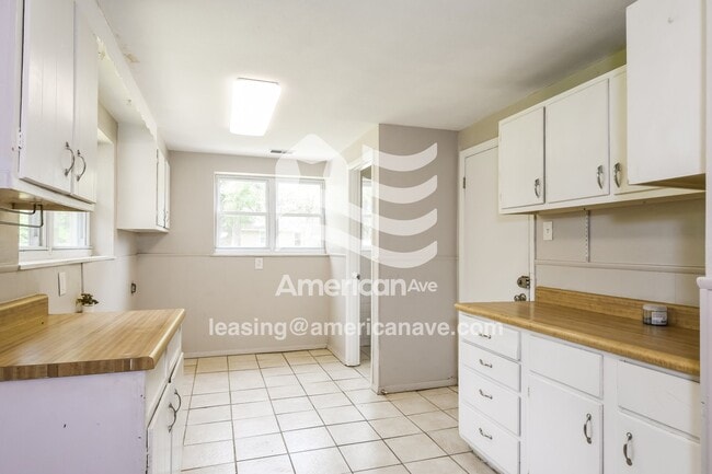 Building Photo - 1044 Farmview Dr