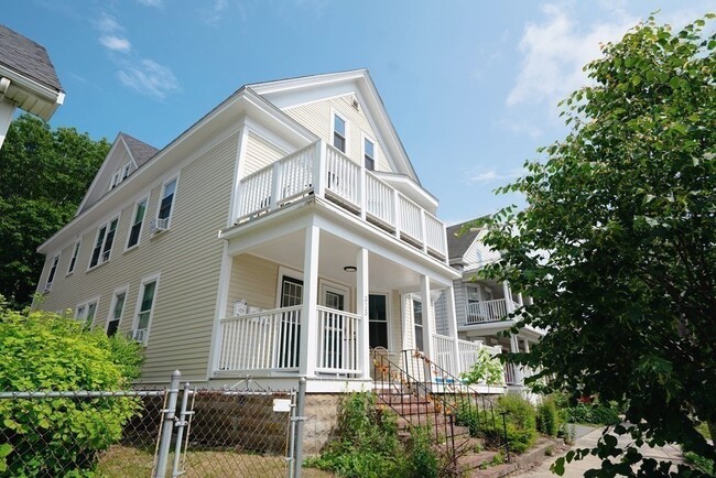 Building Photo - 315 Lafayette St