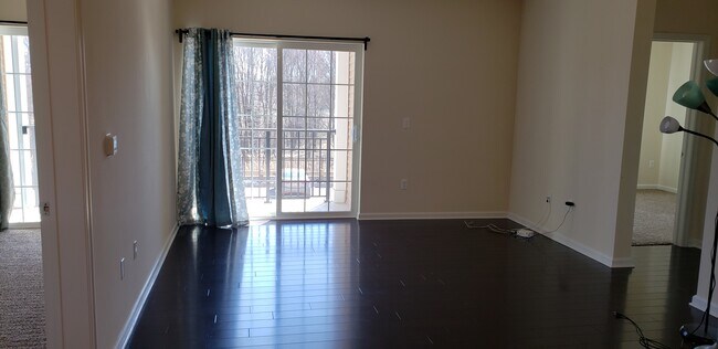 Living area - 926 Campbell St