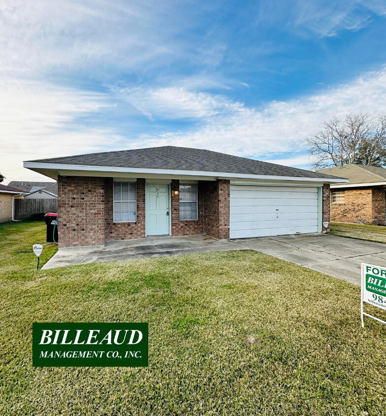 Primary Photo - 308 Cottonwood Dr