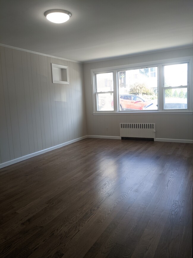Building Photo - 63 Woodbury St