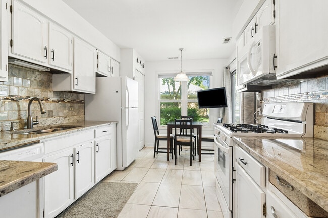 Building Photo - 1411 Wentworth Ct