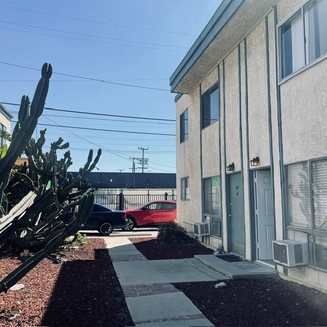 Foto del edificio - 5615 Satsuma Ave