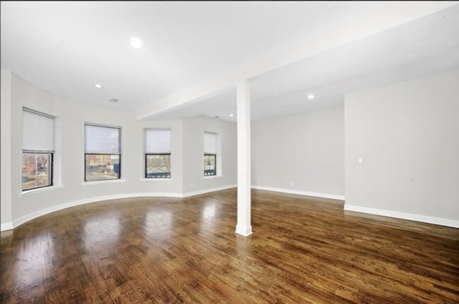 Building Photo - 4521 S Michigan Ave