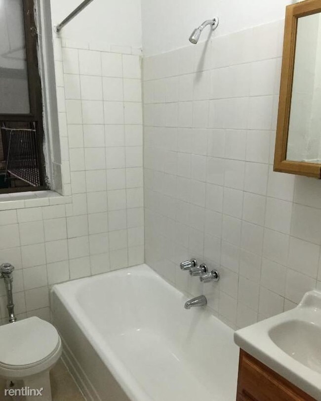 Building Photo - 1 br, 1 bath  - 400 W 148th St