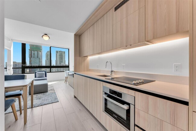 Foto del edificio - 225 N Miami Ave