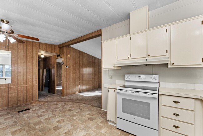 Building Photo - 112 Vanguard Cir