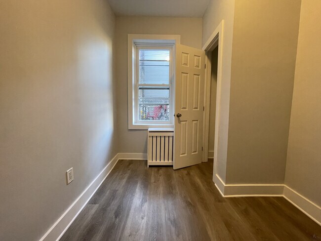 Foto del edificio - 66 Wallis Ave