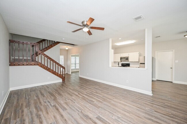 Foto del edificio - 3030 Great Lakes Ave