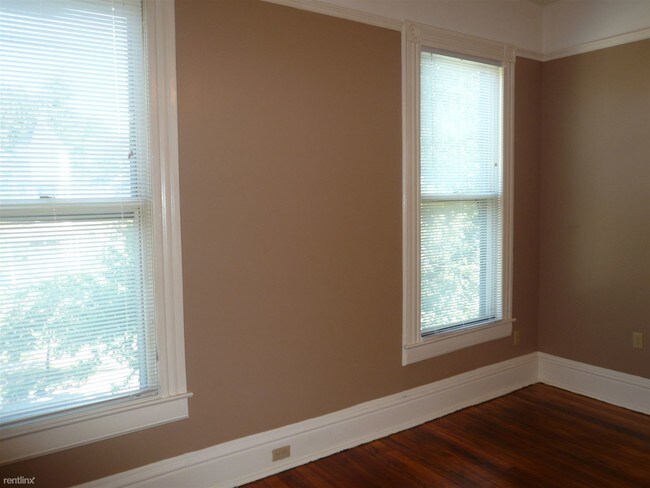 Building Photo - 1325 Morton Ave