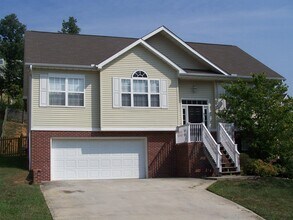 Building Photo - 6663 Creekhead Dr