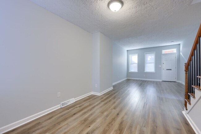 Foto del edificio - Beautifully Remodeled 5 Bed/1.5 Bath Townhouse-York City SD