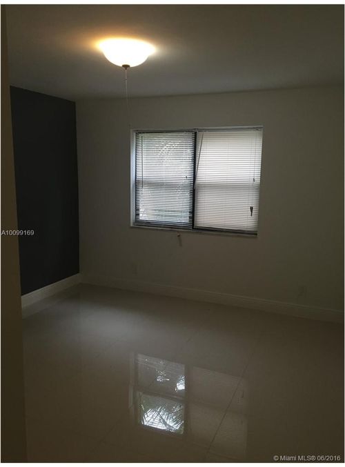 Foto del edificio - 640 S Park Rd