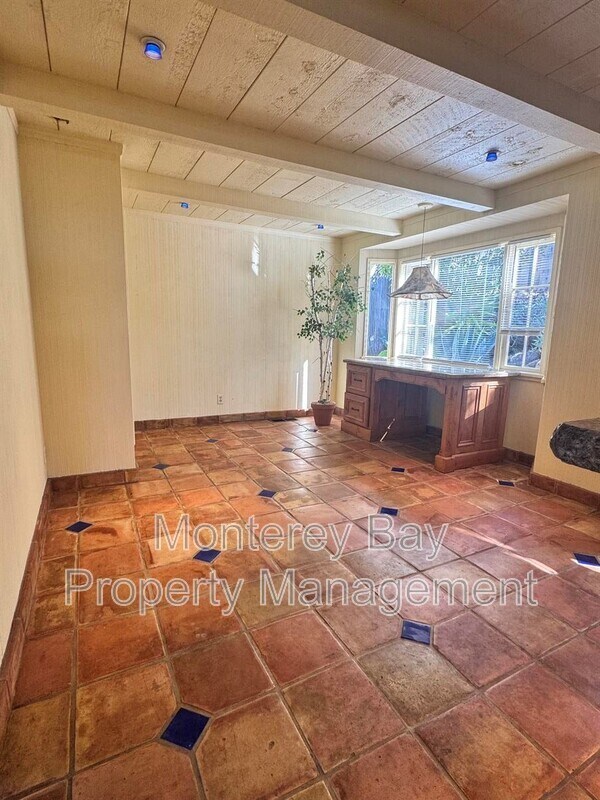 Foto del edificio - 24750 Lower Trail