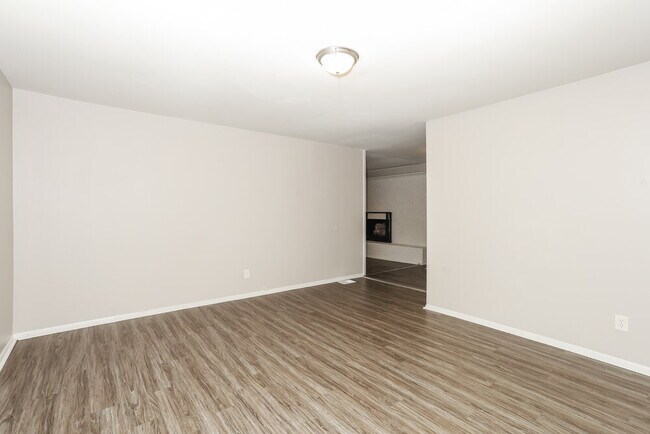 Building Photo - 4337 Brookside Dr
