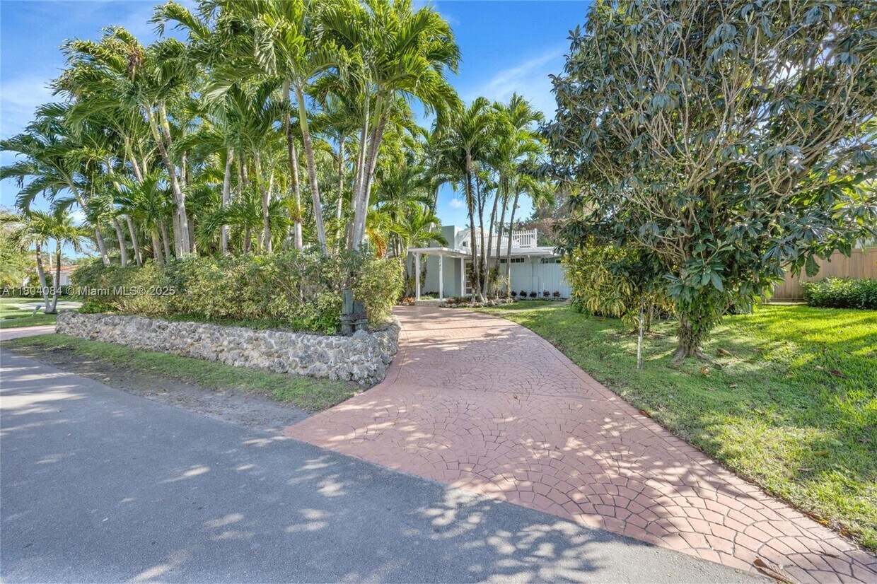 Foto principal - 5742 SW 51st Terrace