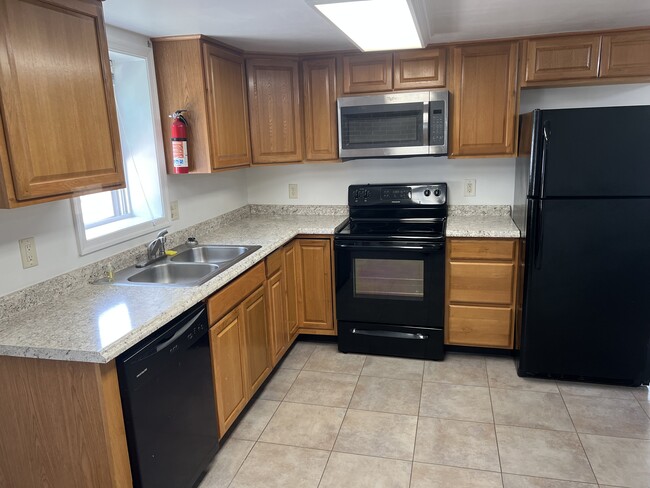 Kitchen - 7019 Church Hill Rd