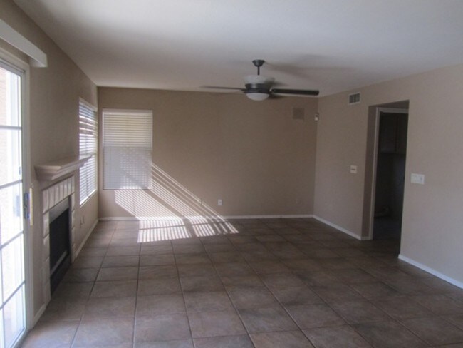 Foto del edificio - 16831 S 14th St