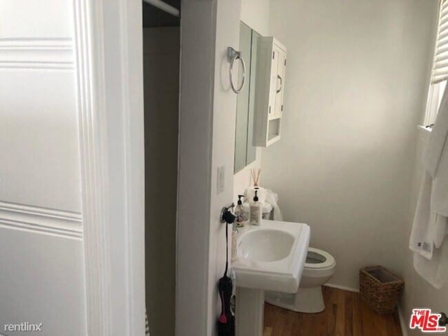 Building Photo - 1 br, 1 bath Condo - 20202 Pacific Coast H...