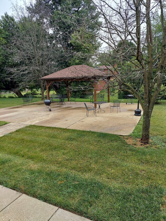 shared pavilion - 1966 Goldsmith Ln