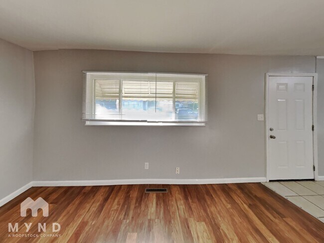 Building Photo - 3049 Bluefield Dr