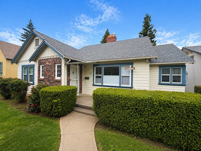 Foto del edificio - RARE Opportunity to Live on Mansion Avenue! Across the Street From CSUC
