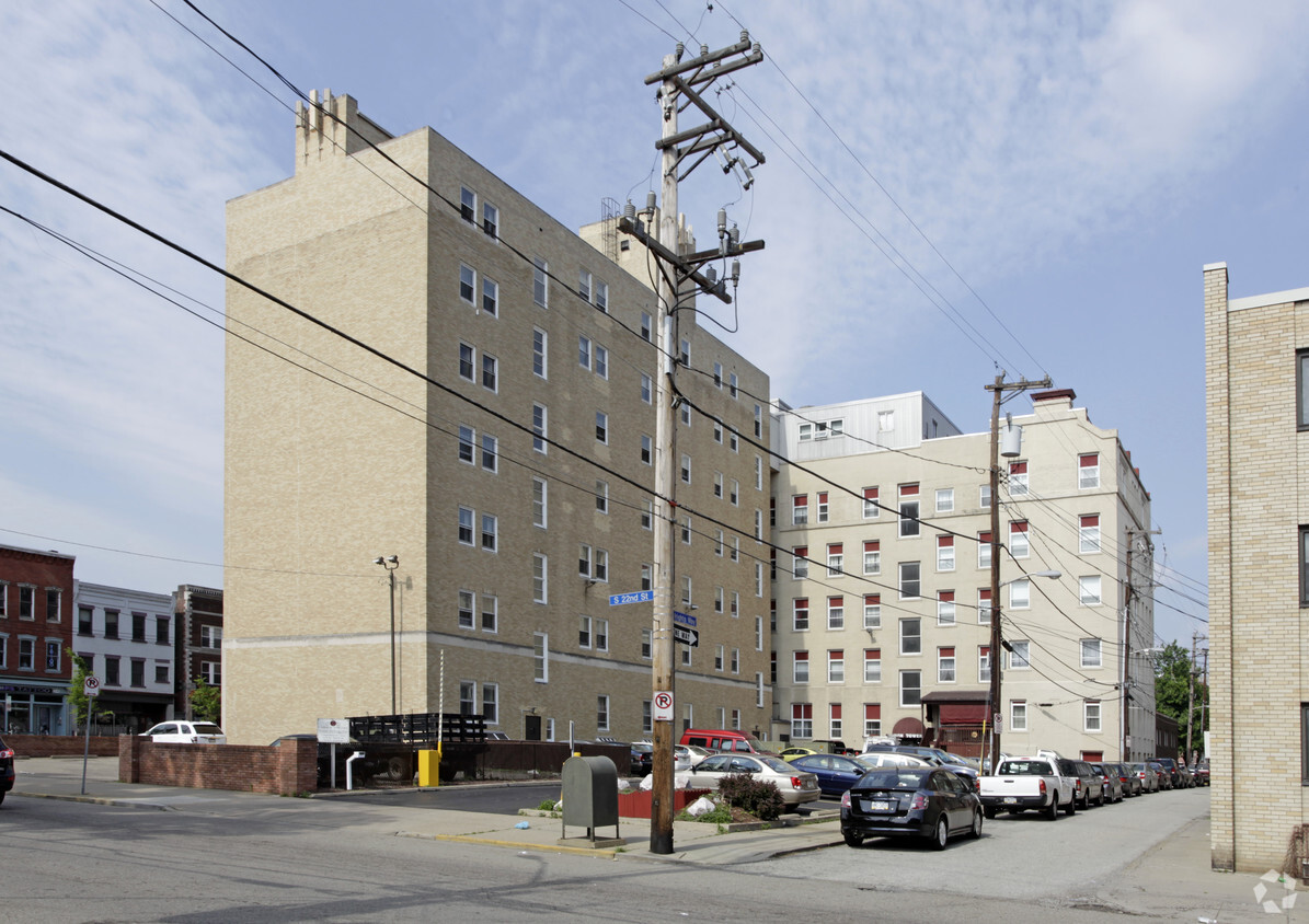 Building Photo - Carson Towers